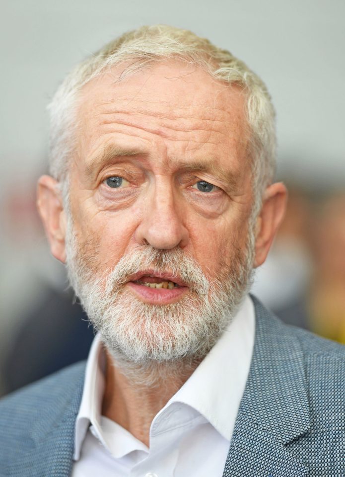  Jeremy Corbyn has caved to pressure and privately agreed to give his shadow cabinet a free vote if another referendum is held