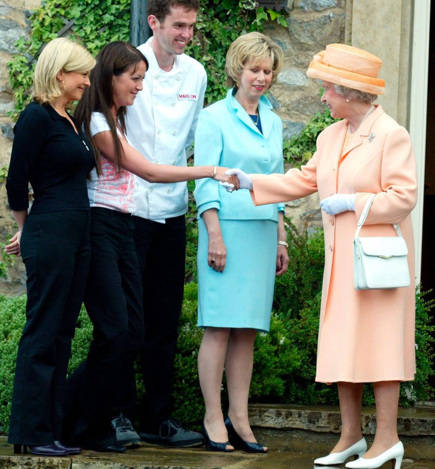  The Queen stopped to mingle and chat with cast members