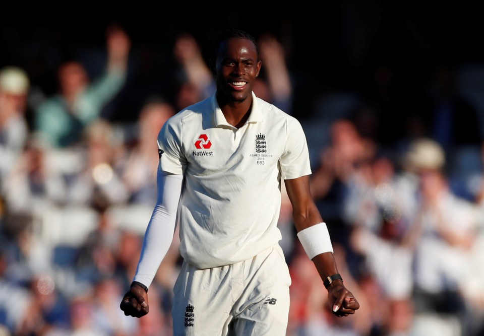  Jofra Archer took six wickets as England took a 69 run lead into the second innings at The Oval