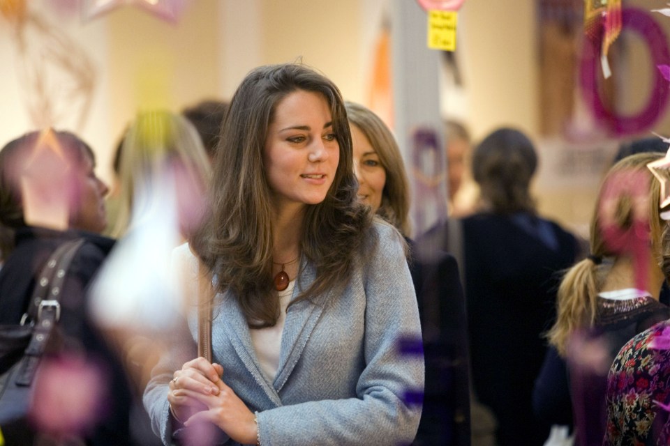  Kate pictured shopping with mum Carole in 2005 - a year before she worked as an accessories buyer