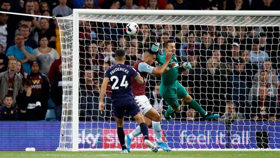  Lukasz Fabianski wiped out Anwar El Ghazi as he cleared bravely for the Hammers