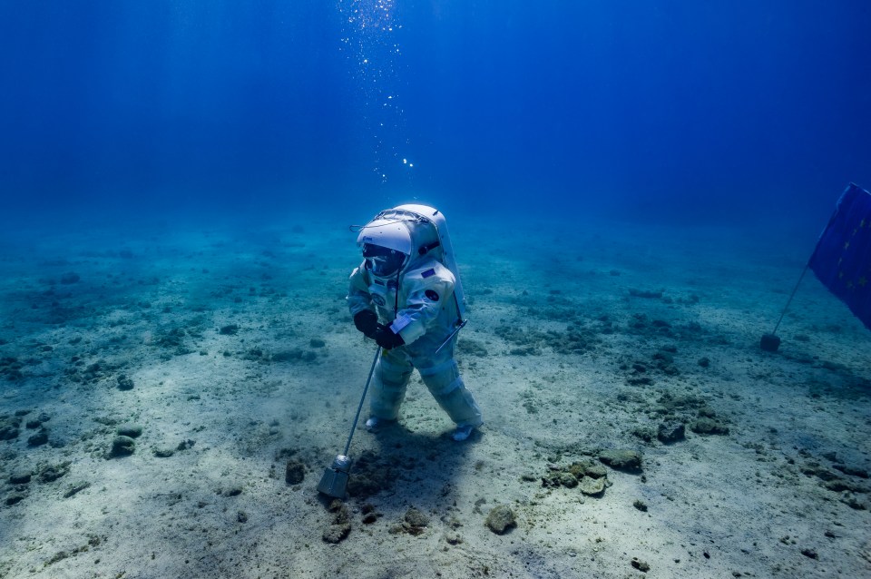  An ESA astronaut once conducted a 'Moonwalk' under the sea