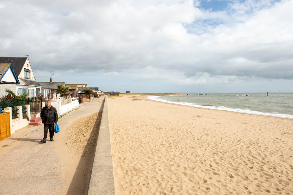  However, many residents praise the area for its strong sense of community spirit, and they point to Jaywick's glorious beaches