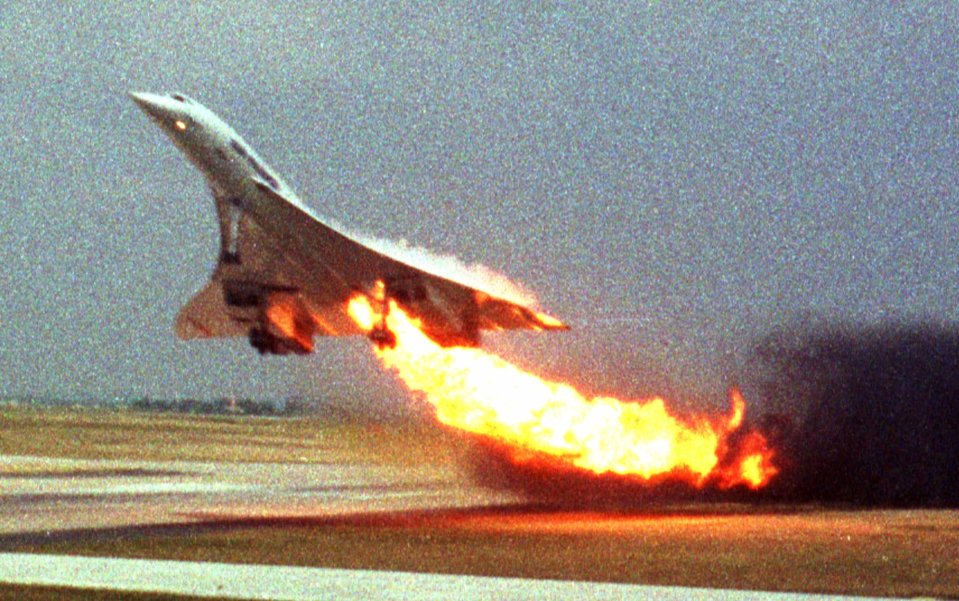  The Concorde a split-second after takeoff with its wing ablaze