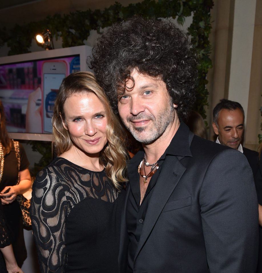  She is currently dating Eric Clapton's former guitarist Doyle Bramhall II