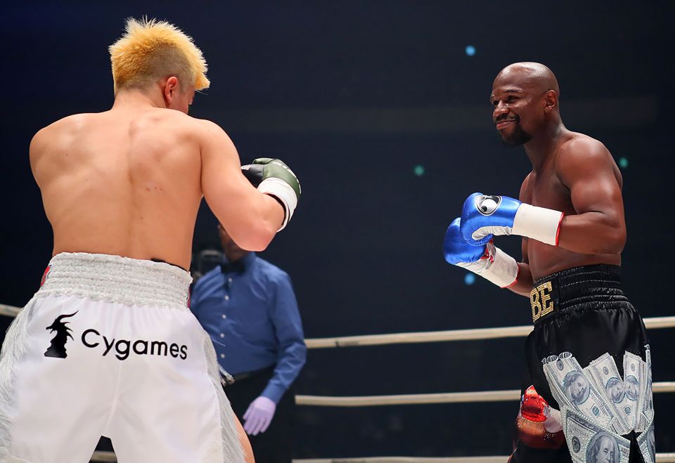  Japanses kickboxer Tenshin Nasukawa was beaten by Mayweather last year