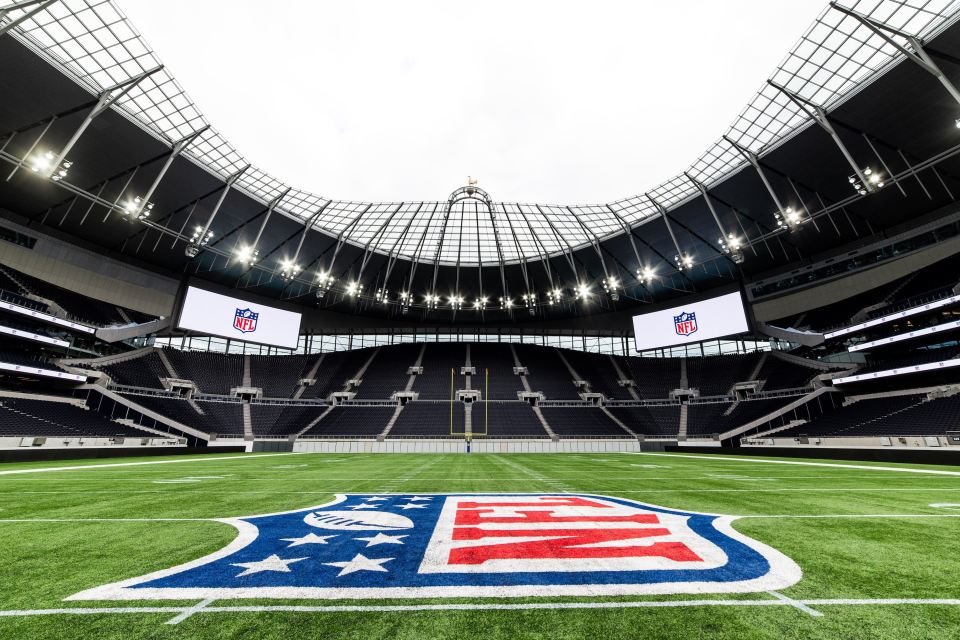  A full house is set to watch Oakland Raiders play Chicago Bears on Sunday as Spurs host the NFL