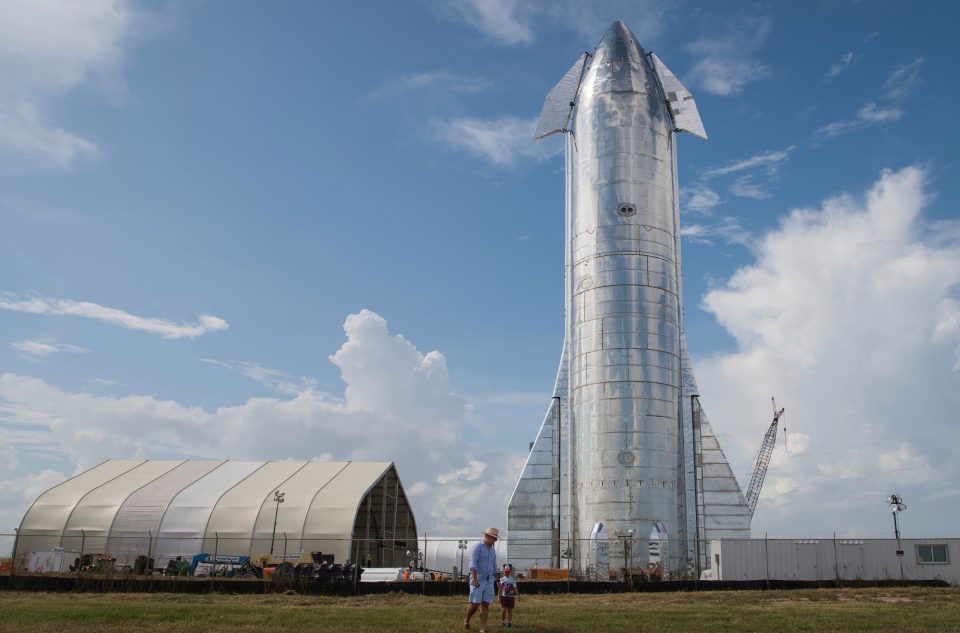  Starship can travel at around 18,000 miles per hour