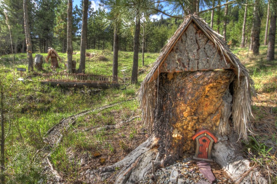 There are little troll huts in the resort