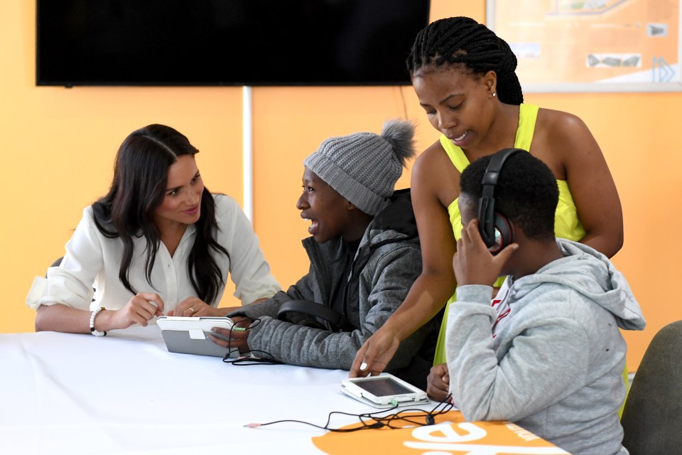  Meghan sat down with some local youngsters at the centre in Joburg