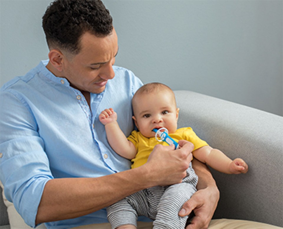  All you have to do is spend £20 in the Amazon Baby Store to qualify - here a dad uses the Massaging Brush