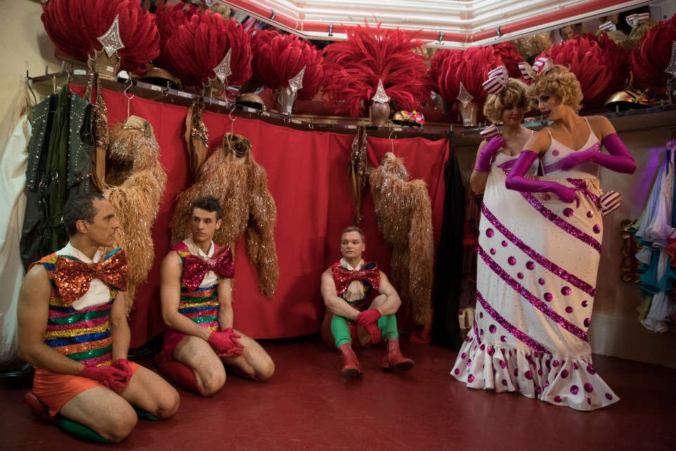  Dancers wait backstage