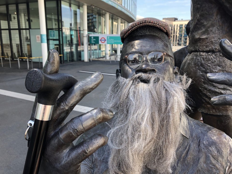  The statue of Martin Offiah in a flat cap pushed all the right buttons for the hunter