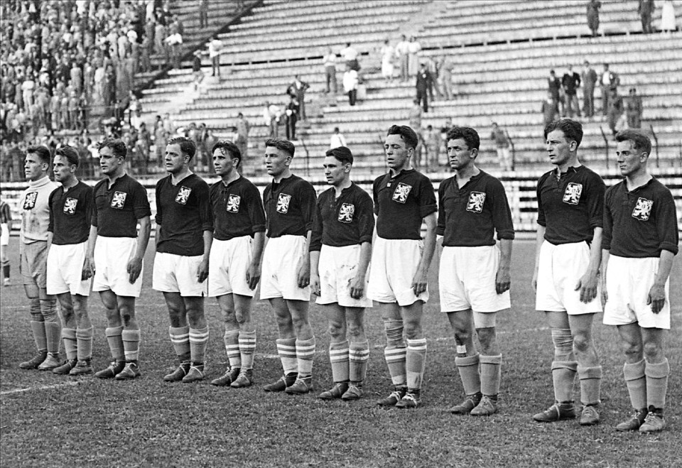  The Czechoslovakian national team ahead of the 1934 World Cup final which they lost 2-1 to Italy