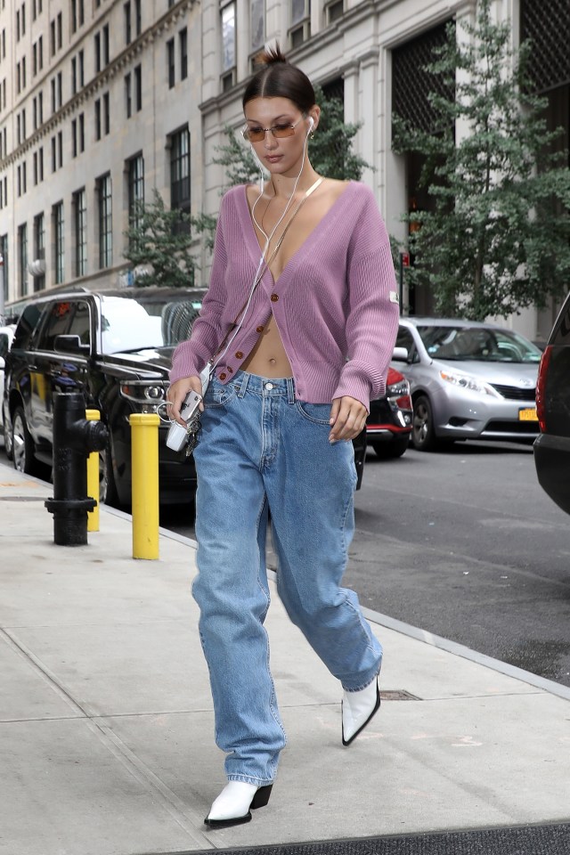  Bella Hadid fastens her "sexigan" with just one button