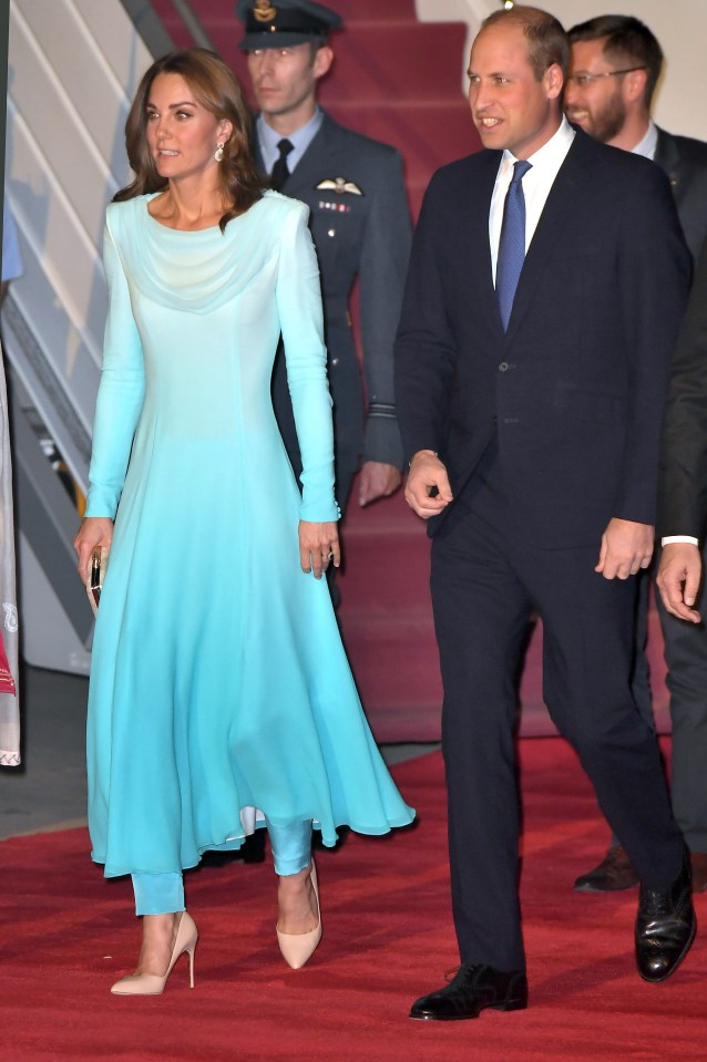  Yesterday Kate wore an ensemble designed by Catherine Walker who was one of Diana's favourite designers