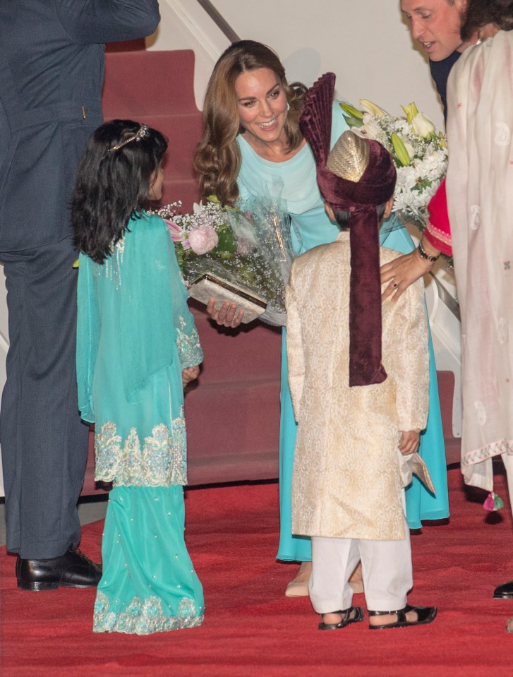  Kate seemed excited to meet young fans