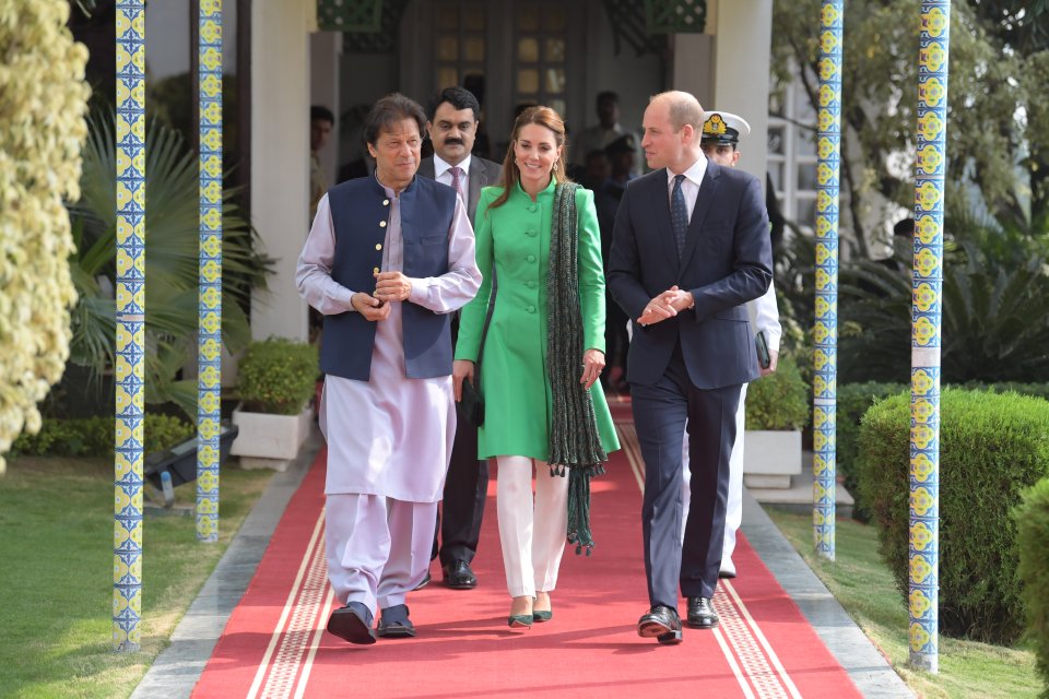  Kate Middleton and Prince William met with Pakistan's Prime Minister Imran Khan today on their royal tour