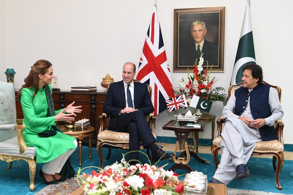  Kate and William met Imran before going to a school in Islamabad