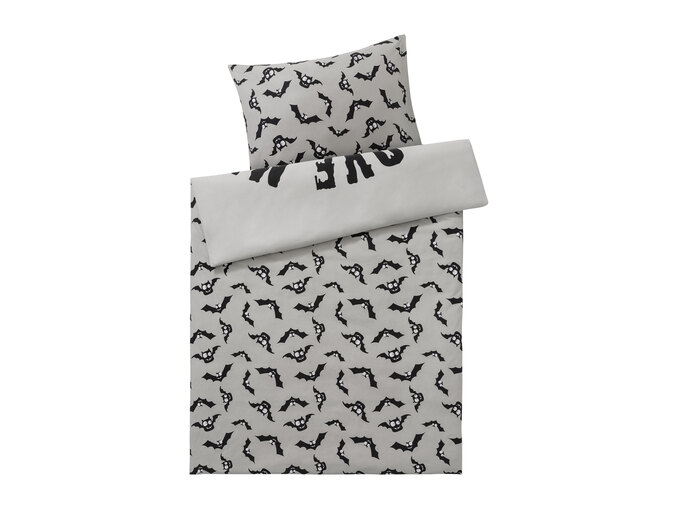  Stay cosy with this duvet set and matching pillowcase