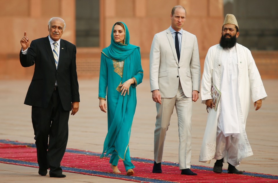  The royal couple were escorted by Imam Kabir Azad and the Honorary Consul to the UK Fakir Aijazuddin