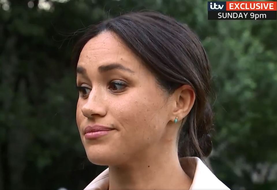  Meghan Markle fought back tears when she was asked by ITV host Tom Bradby if she was ok