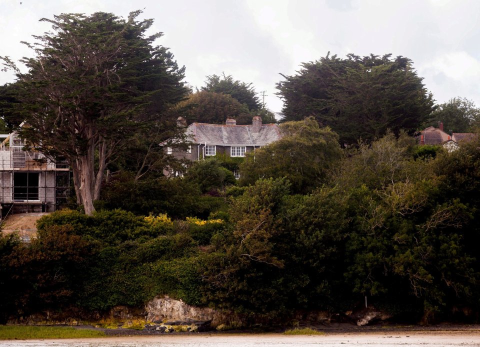  Gordon Ramsay are building the cabin in their back garden to overlook Daymer Bay beach