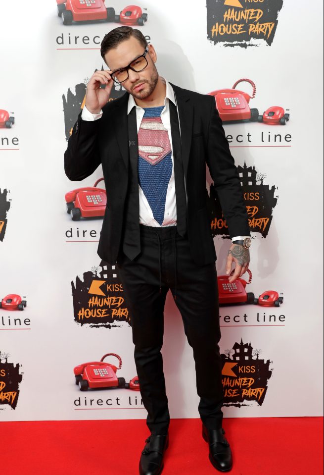  Liam Payne opted for a Clark Kent inspired outfit