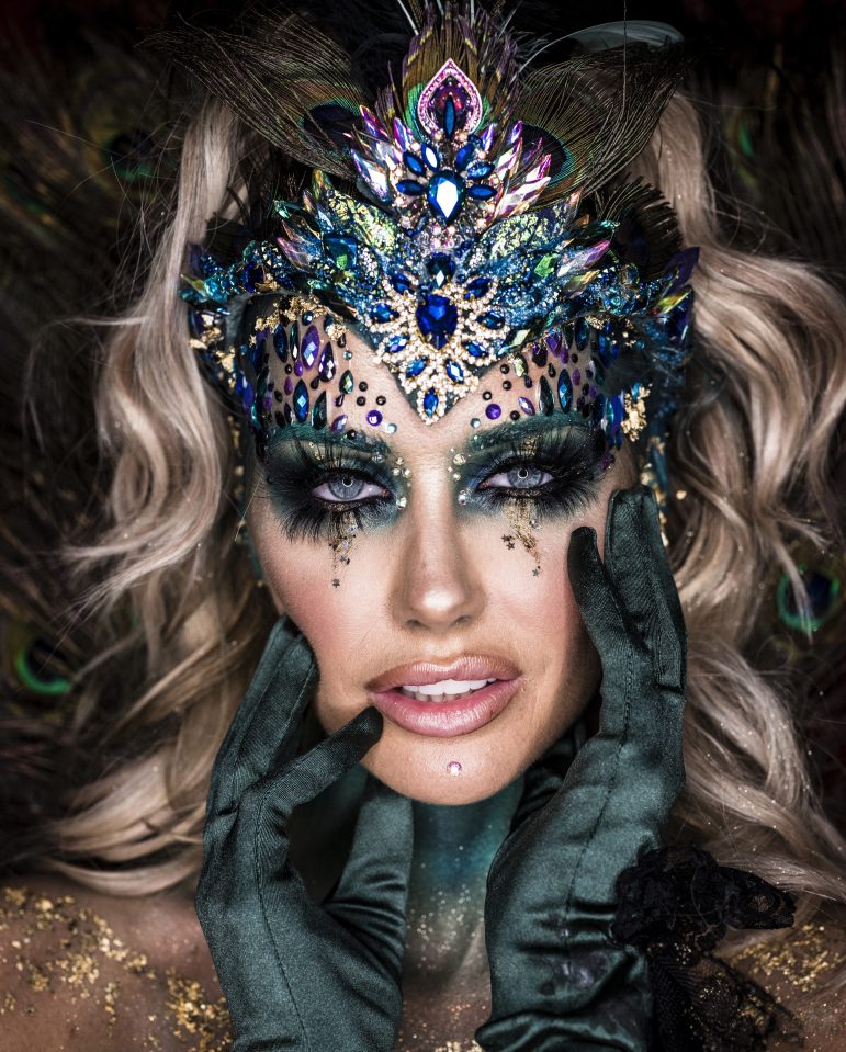  Reality star Laura Anderson got creative with her make-up at the KISS Haunted House party