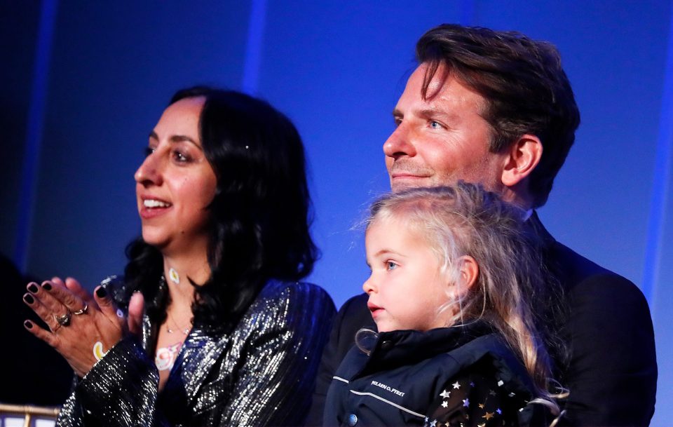  Bradley Cooper made his first public appearance with daughter Lea De Seine at an awards show yesterday