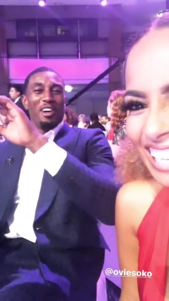  Ovie and Amber hung out inside the ceremony