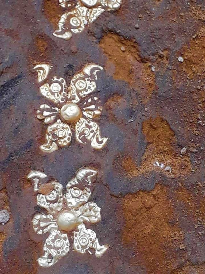  Some of his gold jewellery found can be seen here