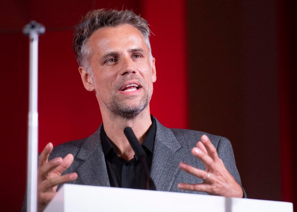  Richard Bacon is launching a new detective game show called The Hustler