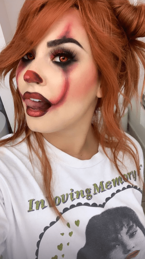  Singer Demi looked spooky as a clown