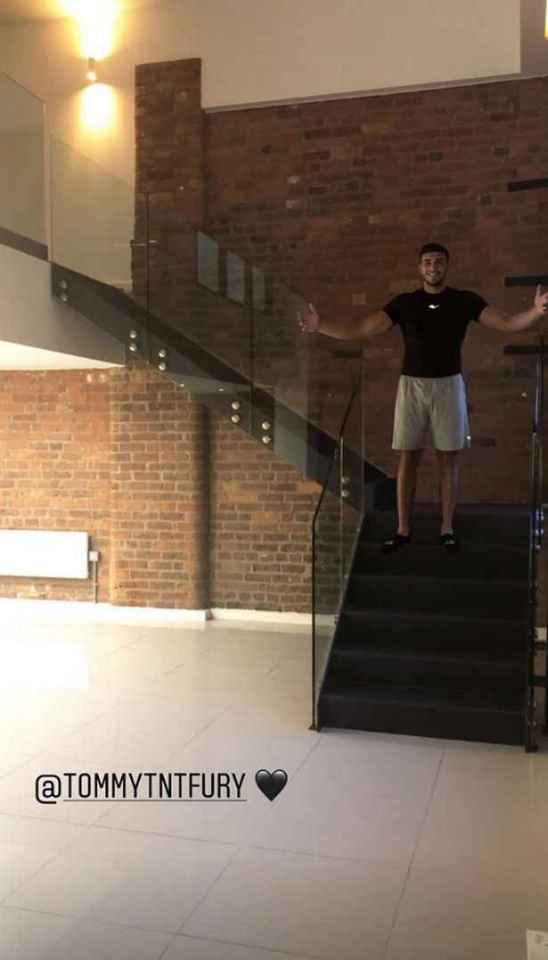  Love Island's Tommy Fury shows off his lavish Manchester flat