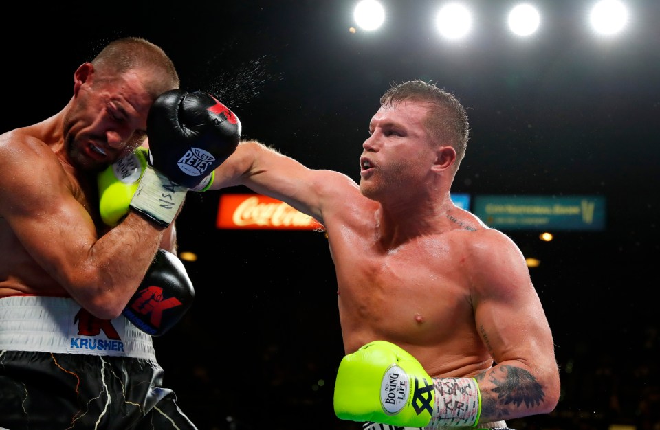  A quick combination sent Kovalev reeling back, and Alvarez could smell the finish