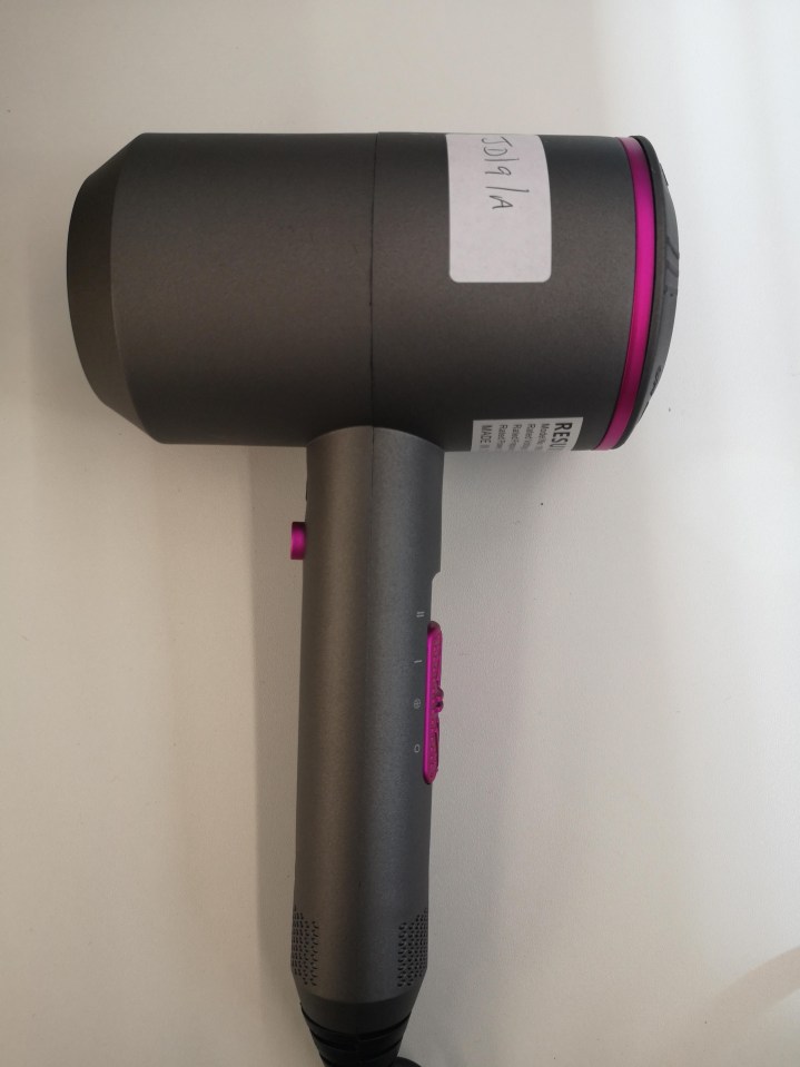  The copycat Dyson hairdryer was purchased from marketplace Wish