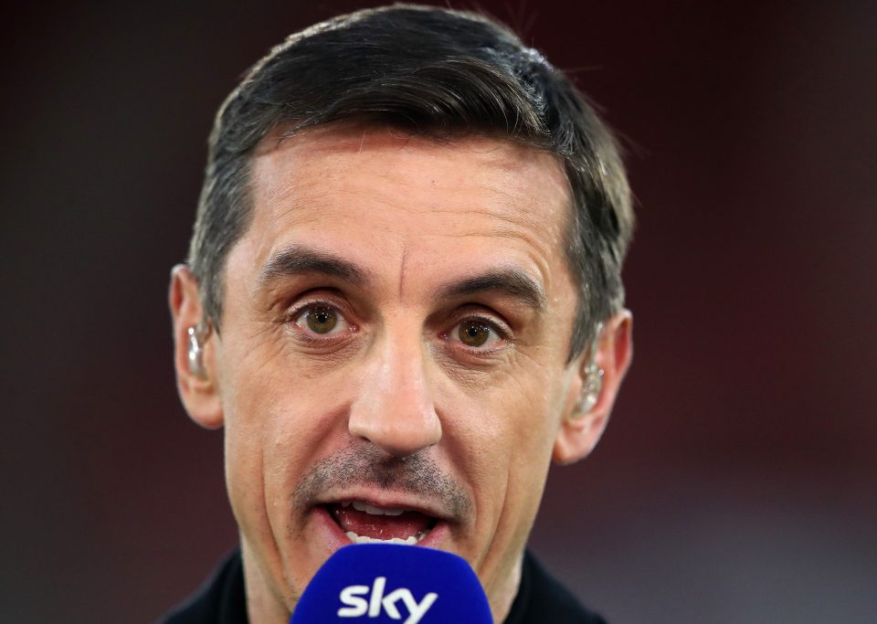  Gary Neville believes United need many additions to the squad after Christmas