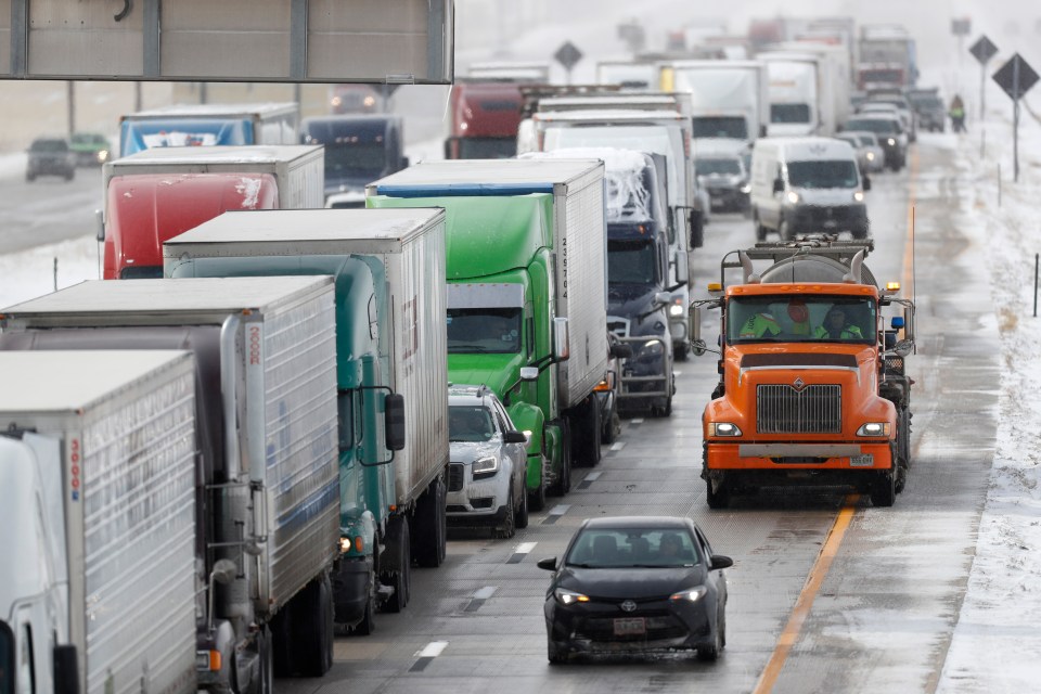  Traffic chaos was seen across parts of the US last week amid plummeting temperatures