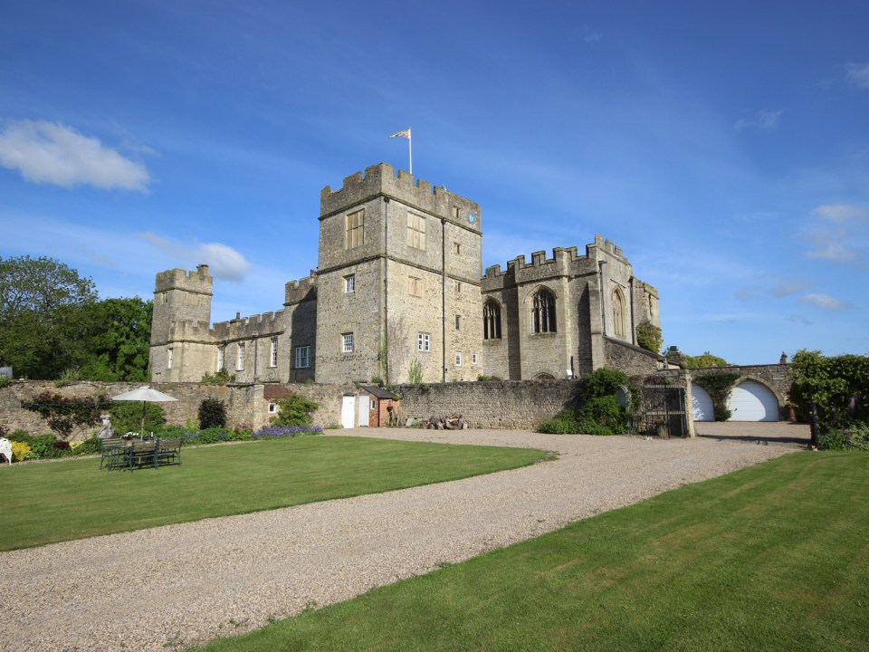  Snape Castle was once home to Catherine Parr