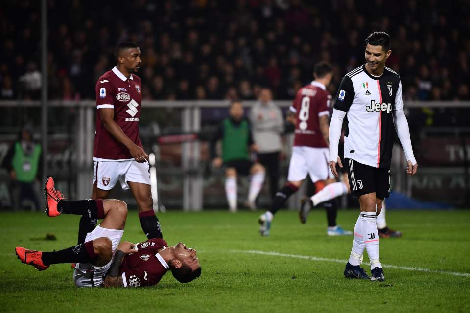  Ronaldo gave Izzo a serious look of disdain