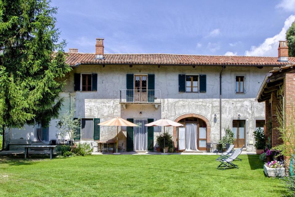  A house in Italy wants your best children's books