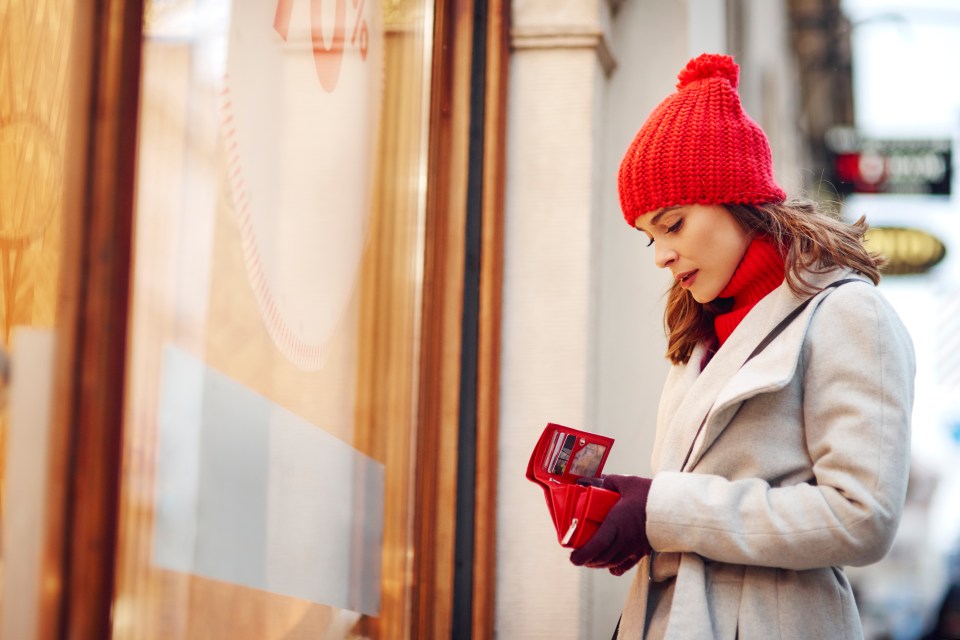 Households on benefits and Universal Credit can get extra cash help this Christmas