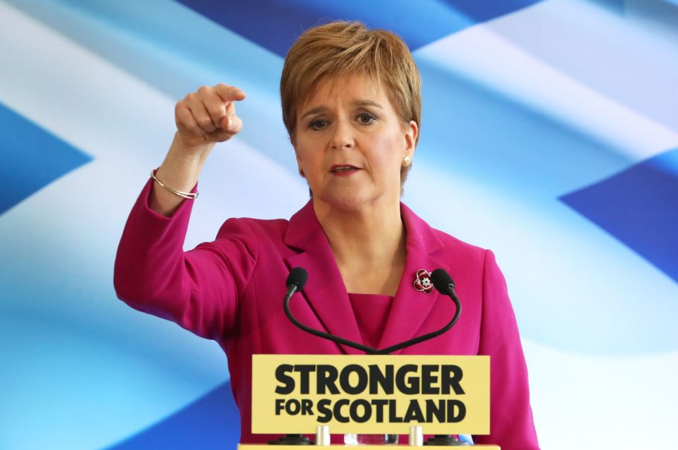  Nicola Sturgeon is willing to do an election deal with Labour if Jeremy Corbyn agrees to a 2nd independence referendum next year