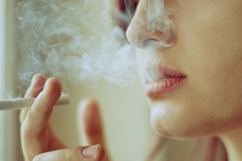  Pollution from cigarettes encourages oxidative stress on skin