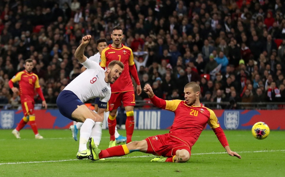  Harry Kane took only 37 minutes to notch his hat-trick as England smashed Montenegro 7-0