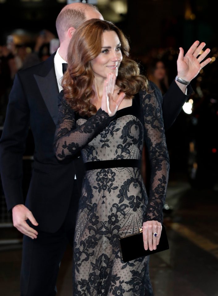  Kate Middleton waves to the crowds as she arrive at the Royal Variety Performance tonight