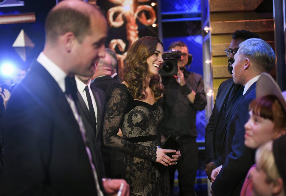  Kate and Wills chat with performers after the show