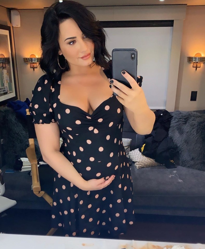  The american singer songwriter sent fans into a frenzy with a ‘shock’ baby bump selfie which is actually for her role on Will And Grace