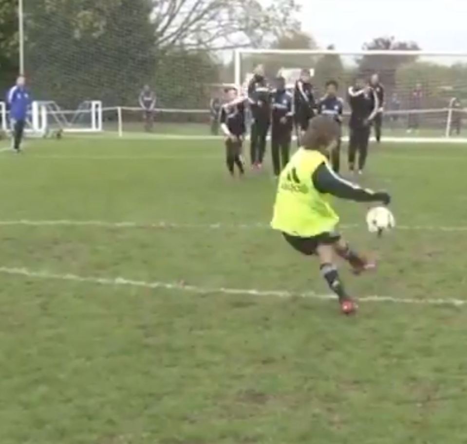  Mason Mount curls an amazing free kick into the top corner